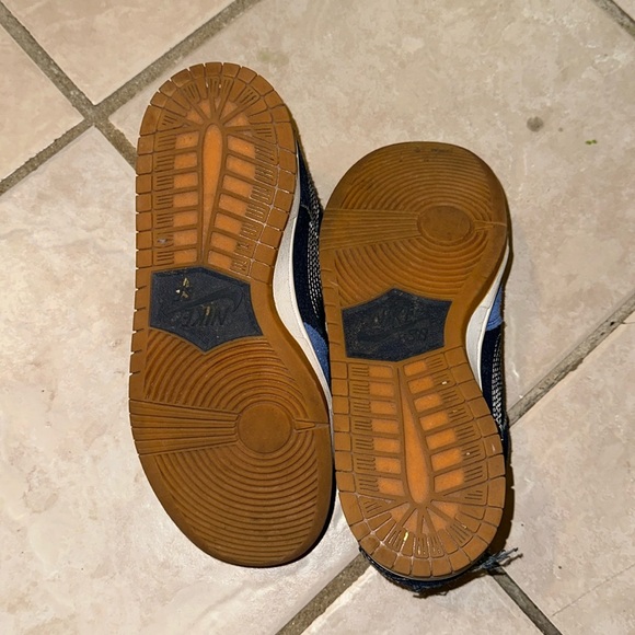 Nike SB distressed blue denim design💙 Only work a couple times, BRAND NEW! - Picture 3 of 4